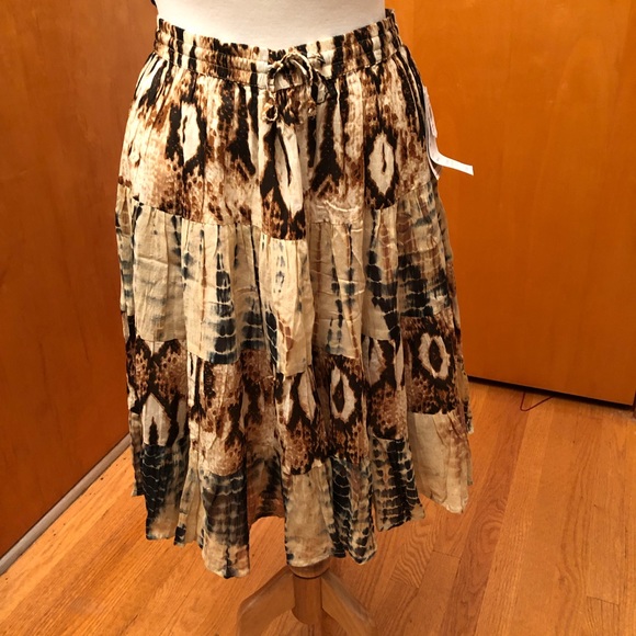 Skirt - Picture 2 of 4